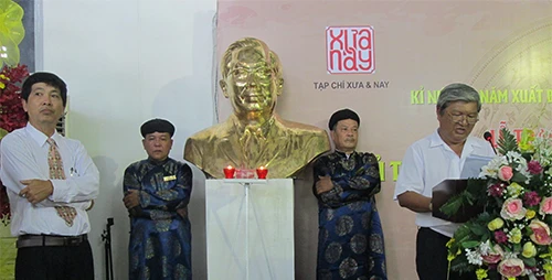 Lễ tặng tượng đồng cố Thủ tướng Võ Văn Kiệt và cố GS Trần Văn Giàu ảnh 1 Lễ tặng tượng đồng cố Thủ tướng Võ Văn Kiệt và cố GS Trần Văn Giàu ảnh 1