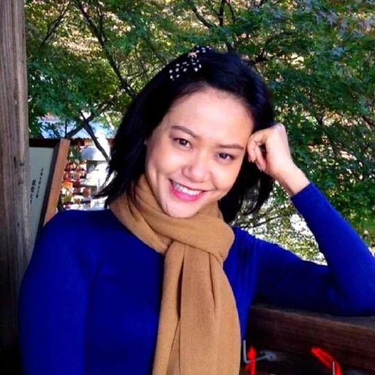 Hồng Ánh sở hữu nhiều nét đẹp giống mẹ, nhất là đôi má lúm đồng tiền