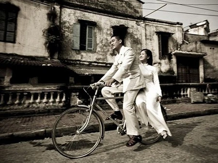 Ầm ĩ quanh bức ảnh được bịa thêm 40 năm tuổi