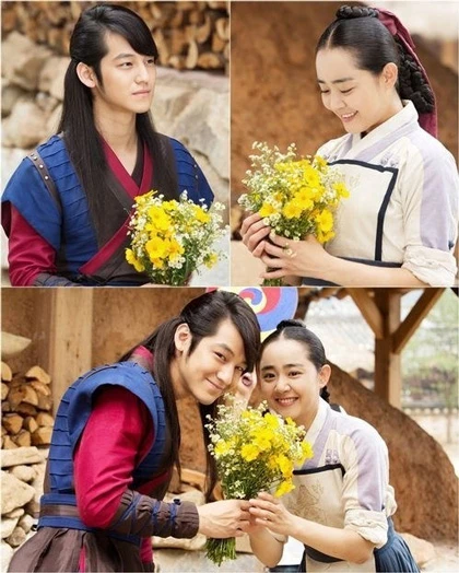 Kim Bum và Moon Geun Young sắp lên chức bố mẹ?