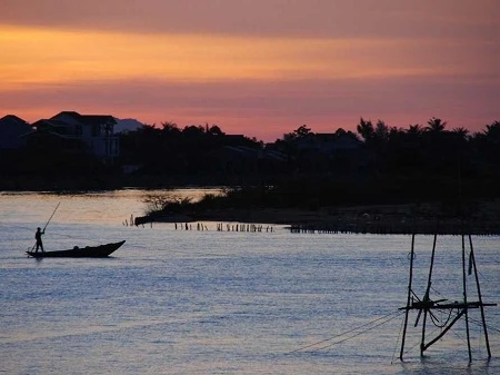 Bình minh ở Hội An.