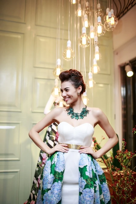 Hồng Quế lúc kín đáo, khi sexy ảnh 5