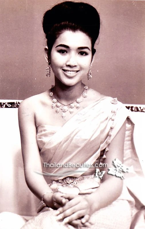 Kinh ngạc “vẻ đẹp không tuổi” của cựu Hoa hậu Hoàn Vũ