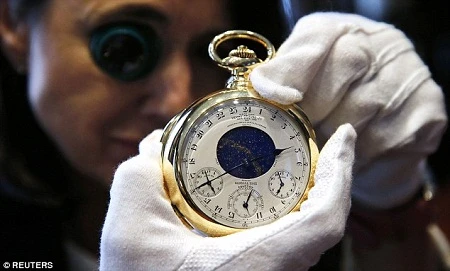 Chiếc đồng hồ bỏ túi mạ vàng đã phải mất tới 8 năm để thực hiện.