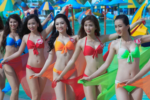 Ứng viên Hoa hậu mặc bikini rực rỡ dưới nắng ảnh 5