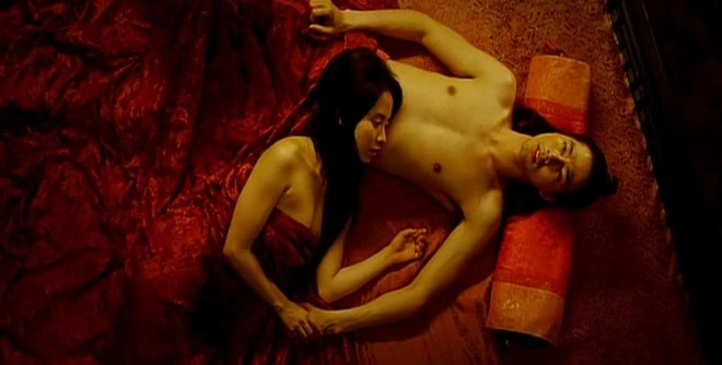 A Frozen Flowerchứng kiến sự táo bạo đến không ngờ của Song Ji Hyo. 5 kiều nữ chuyên đóng cảnh nóng của điện ảnh Hàn