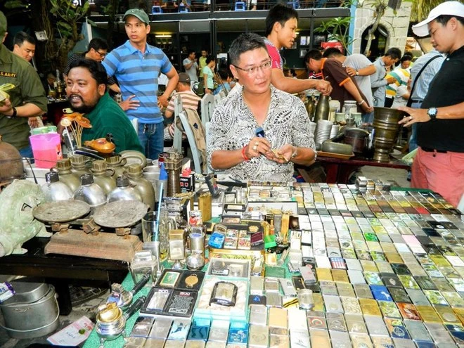 Chợ ‘ve chai’ cuối tuần giữa lòng Sài Gòn ảnh 9