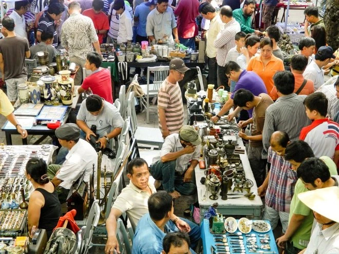 Chợ ‘ve chai’ cuối tuần giữa lòng Sài Gòn ảnh 2