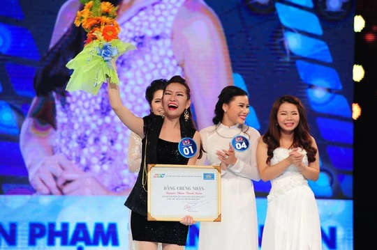 Thanh Ngân đăng quang 'Tiếng hát truyền hình TP HCM' 2014