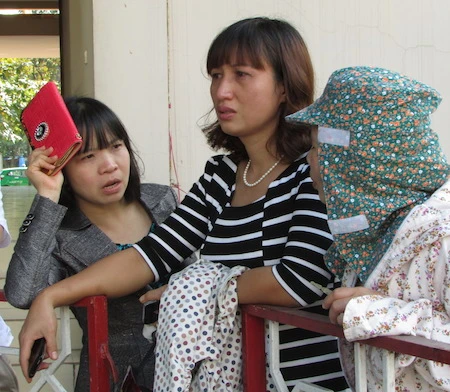 Đi đám cưới gửi xe ở khách sạn bị kẻ trộm cạy cốp lấy tiền