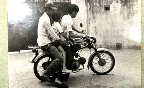 Nguyễn Thanh Tân cùng đồng bọn bắt có con bác sĩ Lã Hỷ tại trường cấp 1, cấp 2 Tây Nhì