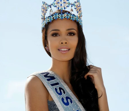 Hoa hậu Thế giới với bài phát biểu xúc động