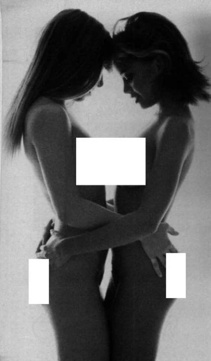 Hoa hậu được mùa trả vương miện vì ảnh nóng, phim sex