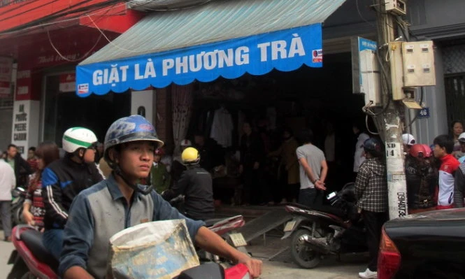 Sự cố kẹt thang máy khiến một phụ nữ bị chết ở cơ sở giặt ủi Phương Trà Sự cố kẹt thang máy khiến một phụ nữ bị chết ở cơ sở giặt ủi Phương Trà