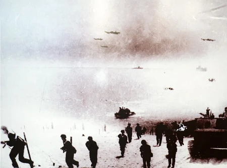 &nbsp;Diễn tập hiệp đồng binh chủng sẵn sàng chiến đấu bảo vệ Tổ quốc, 1976.