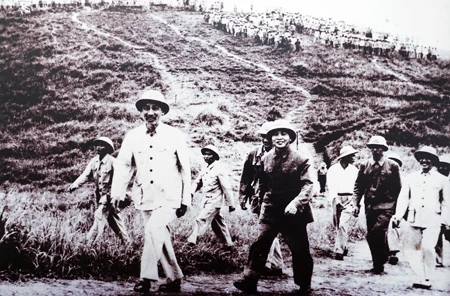 &nbsp;Diễn tập hiệp đồng binh chủng sẵn sàng chiến đấu bảo vệ Tổ quốc, 1976.