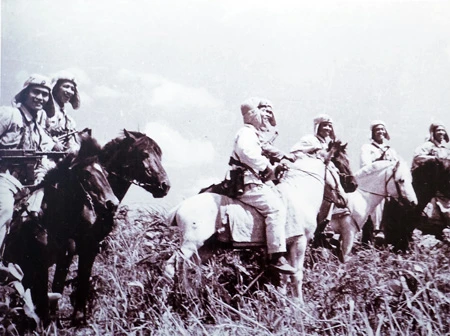 Tuần tra bảo vệ biên giới