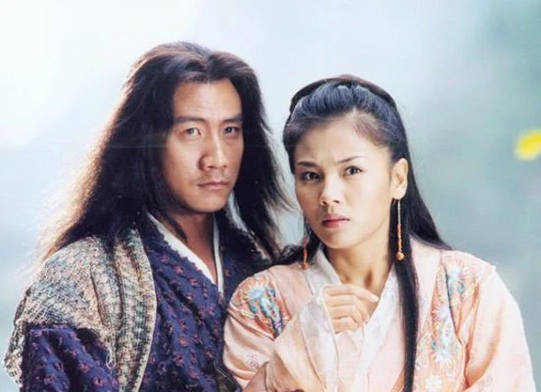 Lưu Đào nổi tiếng qua hình ảnh A Châu trong bộ phimThiên long bát bộ 2002. Lưu Đào nổi tiếng qua hình ảnh A Châu trong bộ phim Thiên long bát bộ 2002.