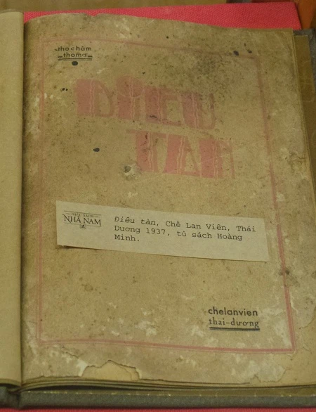 Điêu tàn (tác giả Chế Lan Viên, do Thái Dương xuất bản năm 1937).