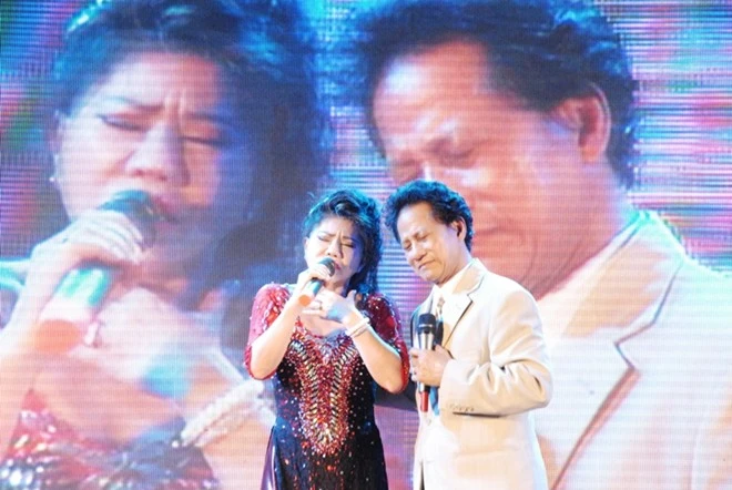 Tham gia đêm nhạc của Chế Linh còn có ca sĩ Sơn Tuyền, Giao Linh, Phương Mỹ Chi. Cũng đã khá lâu, Chế Linh mới song ca cùng Sơn Tuyền, cô em gái g của nữ danh ca Thanh Tuyền. Chế Linh nói vui, không được song ca cùng chị, thì hát cùng cô em cũng tốt. Chế Linh và Thanh Tuyền từng là đôi song ca nổi tiếng nhiều năm, chính Sơn Tuyền cũng ngưỡng mộ cặp đôi của chị gái mình. 