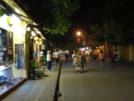 Thành phố bình yên như chính tên gọi Hội An
