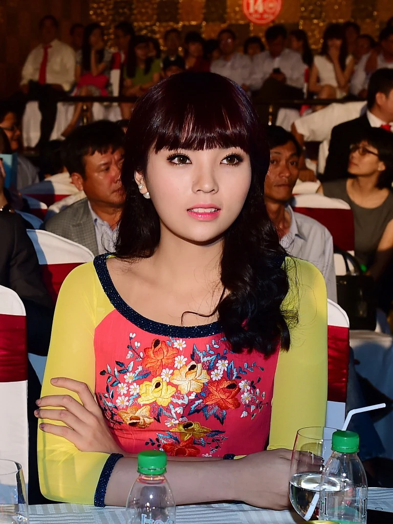 Hoa hậu Kỳ Duyên xinh xắn với tóc mới ảnh 4