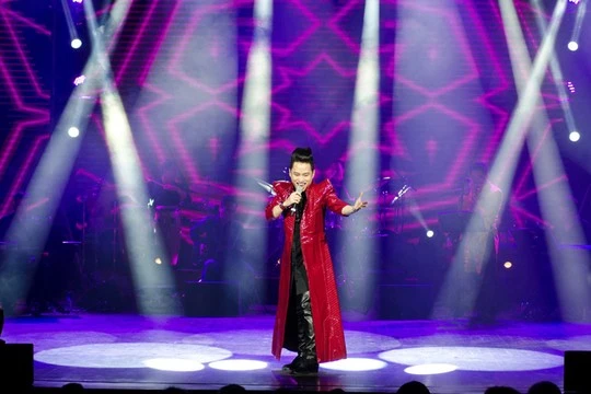 Tùng Dương đưa khán giả chìm vào không gian âm nhạc của mình