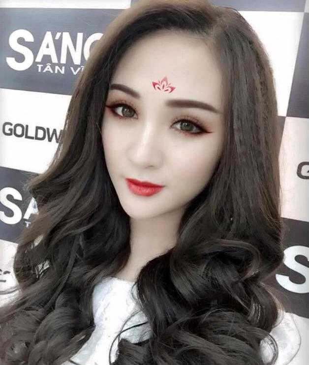 Hot girl Việt rủ nhau hoá thân thành Võ Tắc Thiên