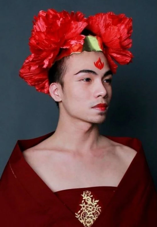 Sao Việt và hot girl đua nhau tạo hình Võ Tắc Thiên ảnh 23