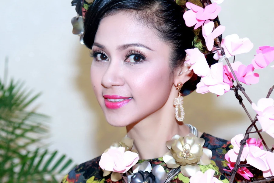 Việt Trinh lần đầu trình diễn thời trang ảnh 8