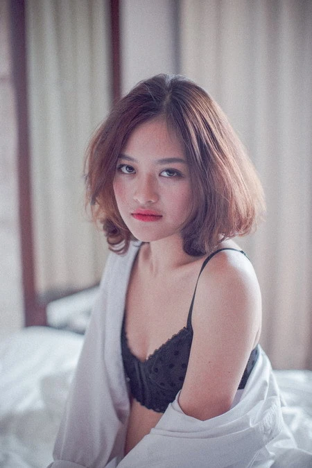 Thùy Anh táo bạo trong bộ ảnh mừng tuổi 20 ảnh 2