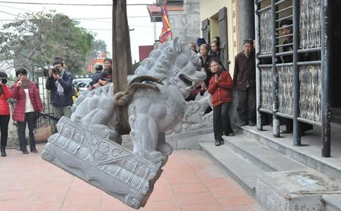 Di dời sư tử, rước nghê Việt, Trạch Xá