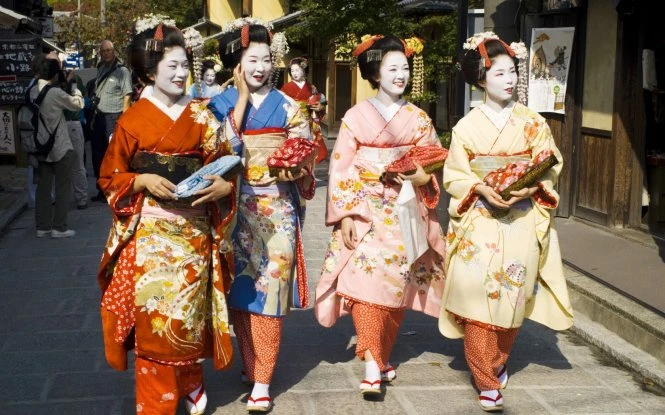 Trang phục truyền thống Kimono, Nhật - Ảnh: Rough Guides