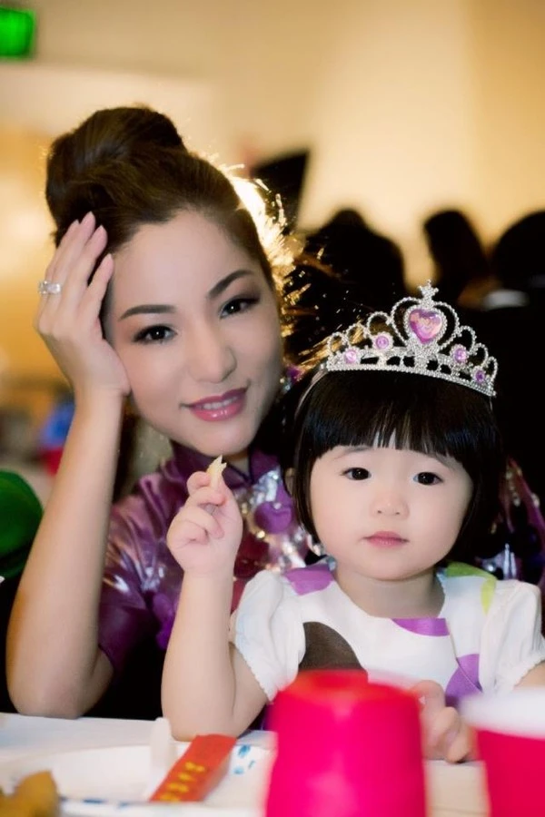 Các cô con gái xinh đẹp của các danh hài Việt ảnh 13