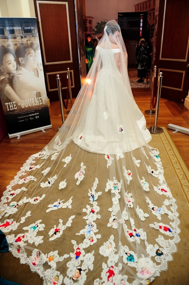 Ngân Khánh bị ép hôn chú rể trong tiệc cưới đặc biệt