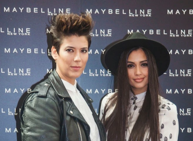 Á hậu Hoàn vũ nói về người yêu đồng tính