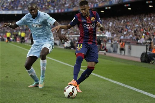 Neymar tỏa sáng với cú hattrick vào lưới Granada ở lượt đi