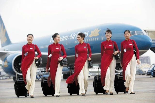 áo-dài, trang-phục, tiếp-viên, hàng-không, Vietnam-Airlines, máy-bay, tranh-cãi, đồng-phục áo-dài, trang-phục, tiếp-viên, hàng-không, Vietnam-Airlines, máy-bay, tranh-cãi, đồng-phục