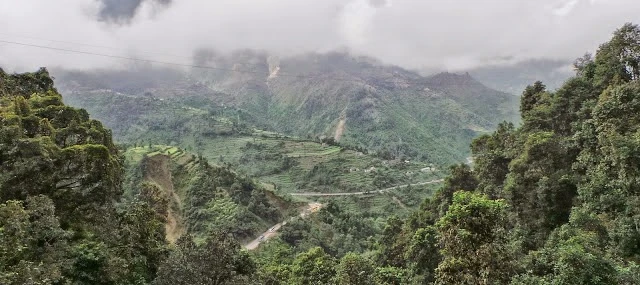 Rợn người trước những cung đường nguy hiểm nhất thế giới