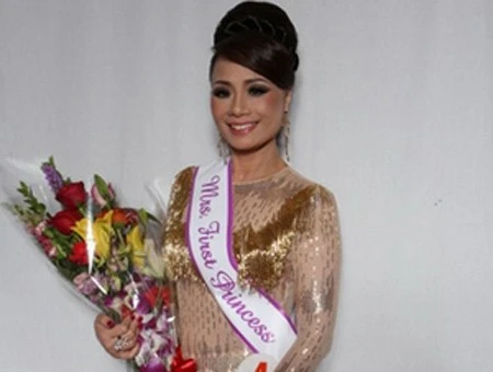 Bà Nga cũng từng tham dự Hoa hậu Phu nhân Việt Nam toàn cầu 2012 tại Mỹ và đoạt ngôi Á hậu. Tuy nhiên, trong cả hai cuộc thi nhan sắc, bà Nga đều vướng nghi án phẫu thuật thẩm mỹ và mua giải. 