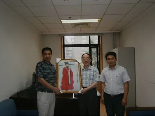 Hậu duệ của Bao Công bên di ảnh ông