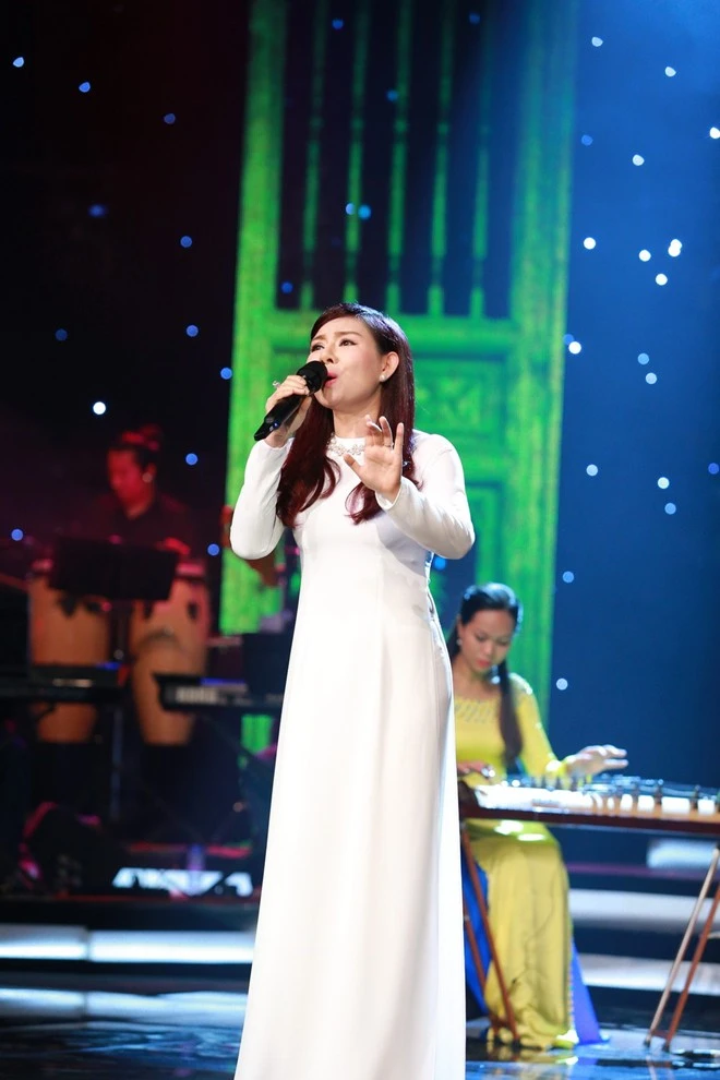 Khởi My xuất hiện mờ nhạt tại Bài hát yêu thích