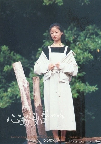 Ảnh làm mẫu năm 17 tuổi của Lâm Tâm Như gây chú ý