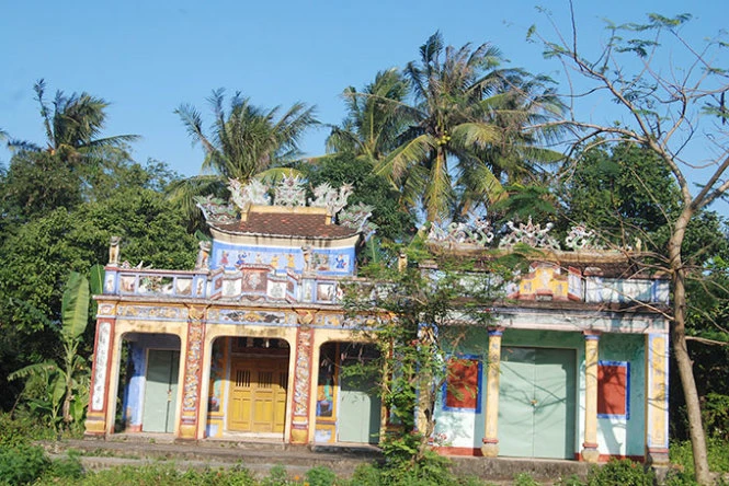 Đình làng Vinh Thạnh - nơi thờ danh nhân văn hóa Đào Tấn và tổ chức các sinh hoạt, lễ hội dân gian của làng Vinh Thạnh - Ảnh: H.V.M. Đình làng Vinh Thạnh - nơi thờ danh nhân văn hóa Đào Tấn và tổ chức các sinh hoạt, lễ hội dân gian của làng Vinh Thạnh - Ảnh: H.V.M.