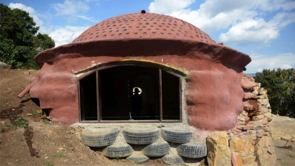 Xây nhà bằng vỏ xe cũ ảnh 4