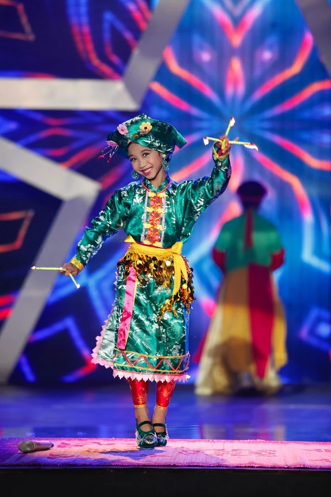 Cậu bé Thị Mầu Đức Vĩnh