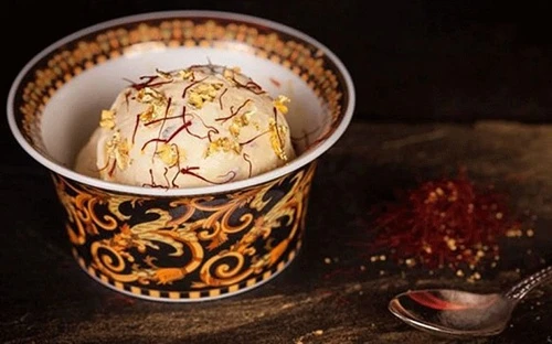 Cận cảnh ly kem đắt nhất thế giới.