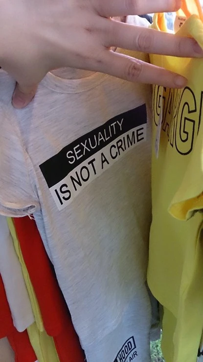 Xuất hiện áo trẻ em in chữ nhạy cảm ở Hà Nội ảnh 5