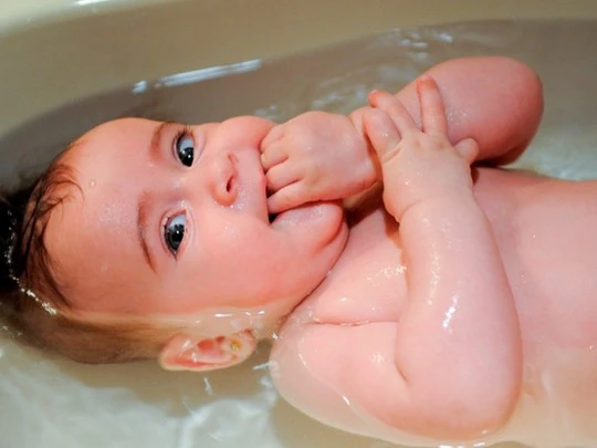 Tắm bia giúp trẻ em khỏe mạnh