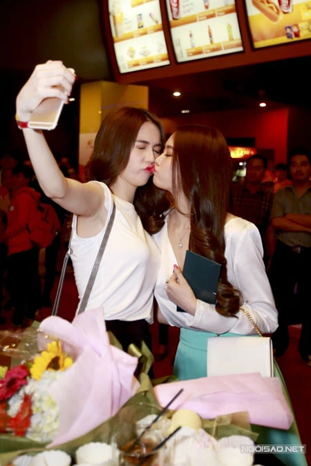 Linh Chi, người đẹp, đi khách, làm gái, Khắc Tiệp, má mì